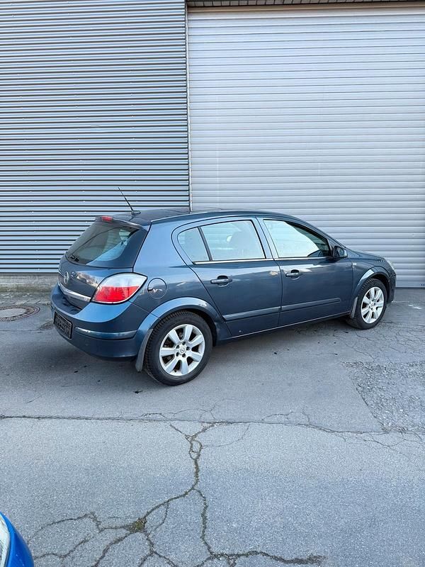 Gebraucht Opel Astra Edition+ 125 PS (91 kW) 2006 Blau Limousine