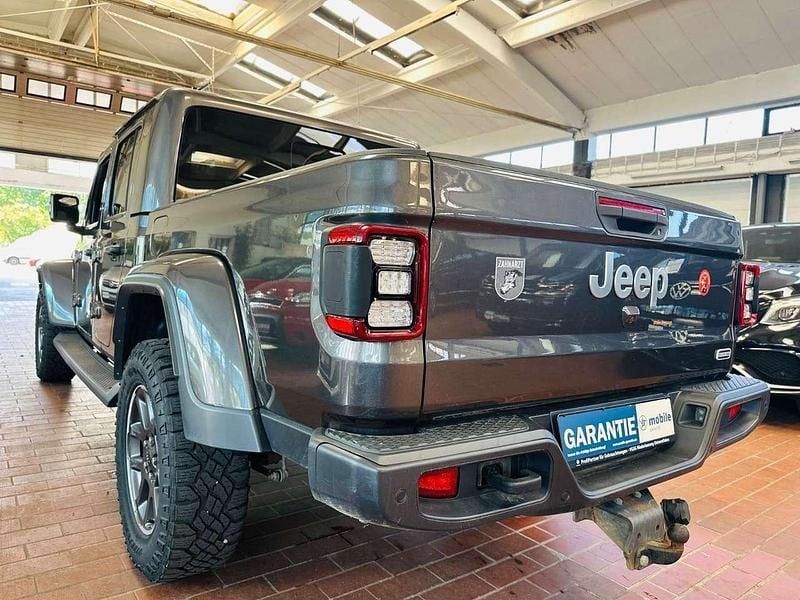 Gebraucht Jeep Gladiator Overland 264 PS (194 kW) 2021 Grau Pickup