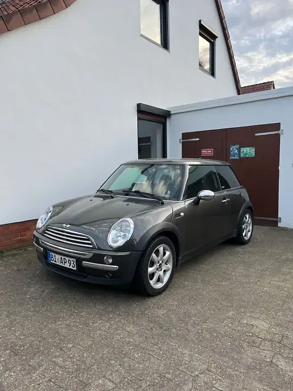 Usata Mini ONE 90 CV (66 kW) 2005 Marrone Utilitaria