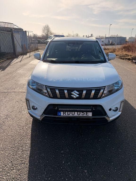 Gebraucht Suzuki Vitara 140 PS (102 kW) 2019 Weiß SUV