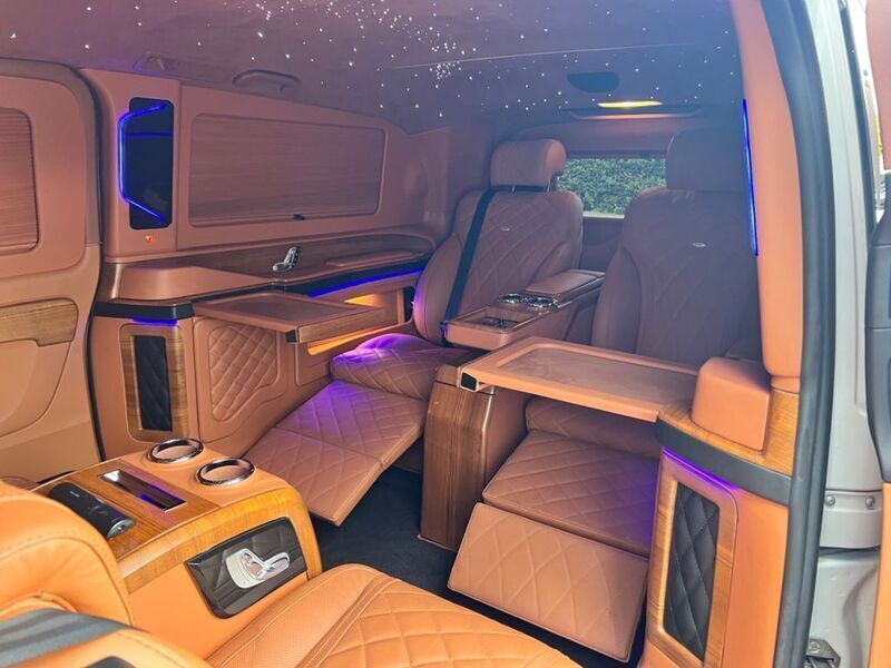 Bergkristallweiß Gebraucht 2021 Mercedes Vito Edition Van / Kleinbus | 118.900 € - Bild 1/4