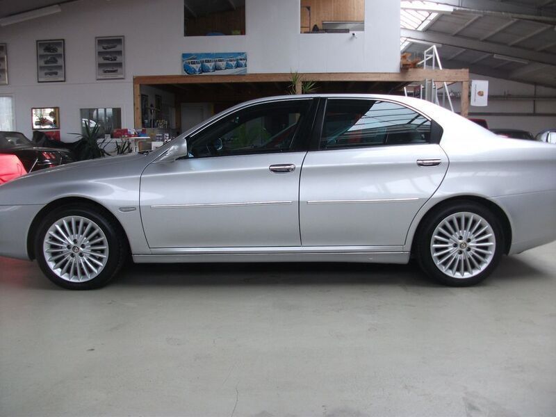 Silber Gebraucht 2004 Alfa Romeo 166 Distinctive Limousine | 7.980 € (Teuer) - Bild 1/4