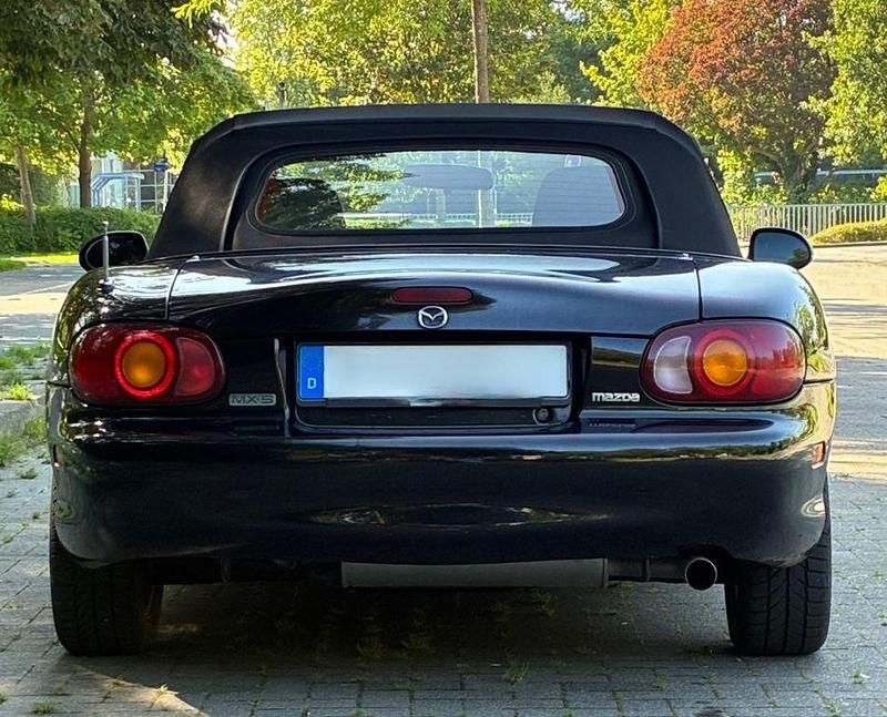 Gebraucht Mazda MX5 110 PS (80 kW) 1998 Schwarz Cabrio