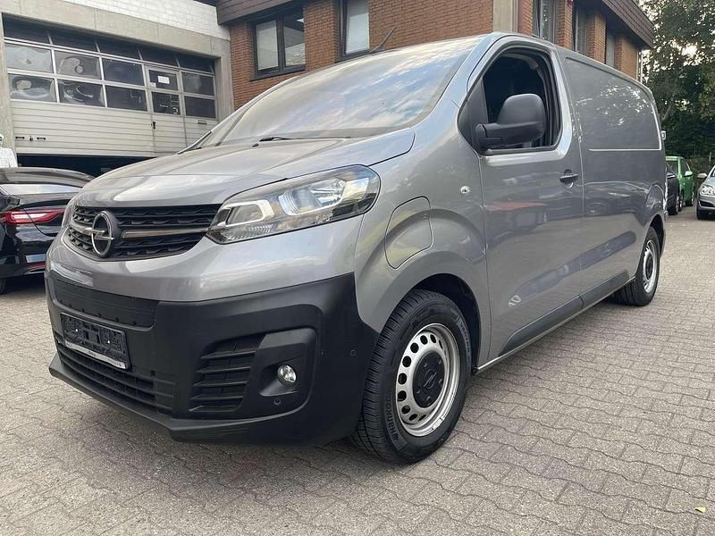 Quartz/artense grey Gebraucht 2021 Opel Vivaro-e Combi Edition Van | 19.980 € (Guter Preis) - Bild 1/4