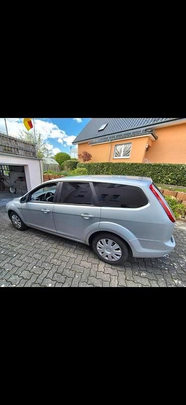 Używany Ford Focus 101 KM (74 kW) 2008 Srebrny Kombi