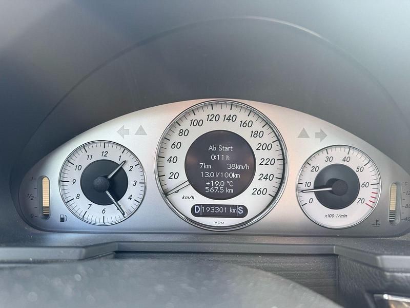 Gebraucht Mercedes E350 Elegance 272 PS (200 kW) 2005 Grau Kombi