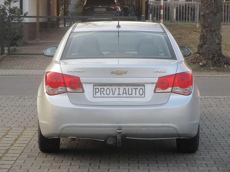 Gebraucht Chevrolet Cruze 113 PS (83 kW) 2011 Argon silber/ice silver (m2) Limousine