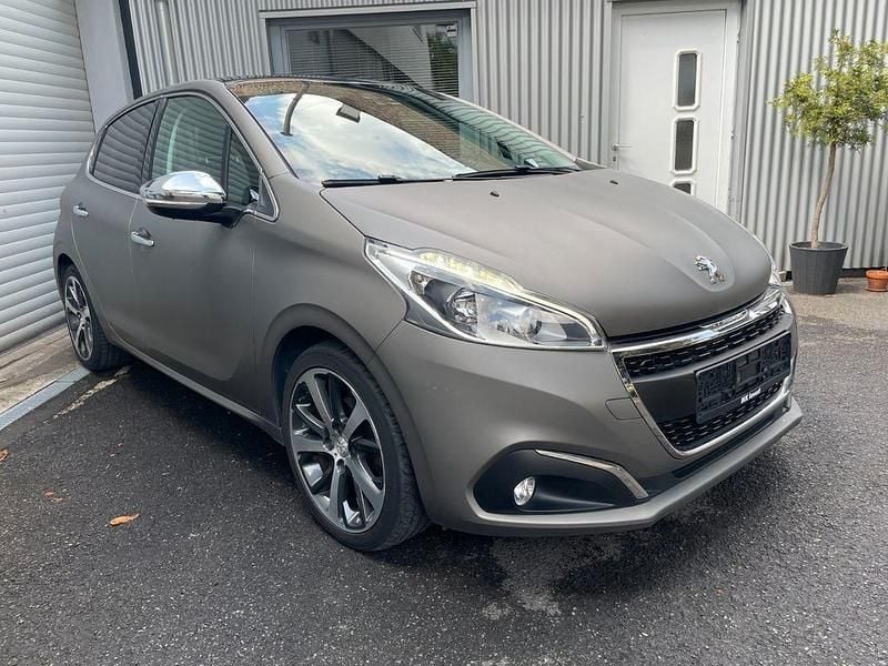 Lackierung silky grey/struktur Gebraucht 2015 Peugeot 208 Allure Kleinwagen | 10.490 € (Fairer Preis) - Bild 1/4