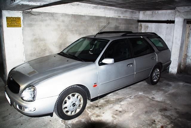 Second-hand Ford Scorpio 203 CP (149 kW) 1997 Argintiu Break