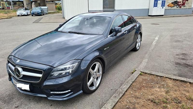 Grau Gebraucht 2012 Mercedes CLS500 AMG Limousine | 16.500 € (Fairer Preis) - Bild 1/4