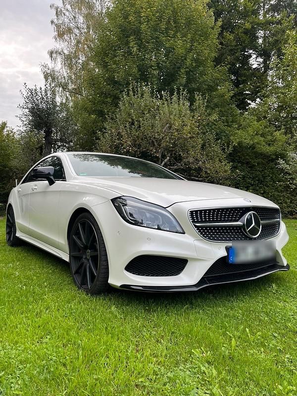 Weiß Gebraucht 2016 Mercedes CLS350 AMG Limousine | 29.800 € (Teuer) - Bild 1/4
