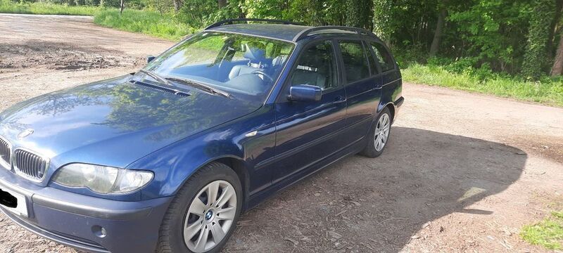 Blau Gebraucht 2005 BMW 318 Sport Line Kombi | 1.390 € (Superpreis) - Bild 1/4