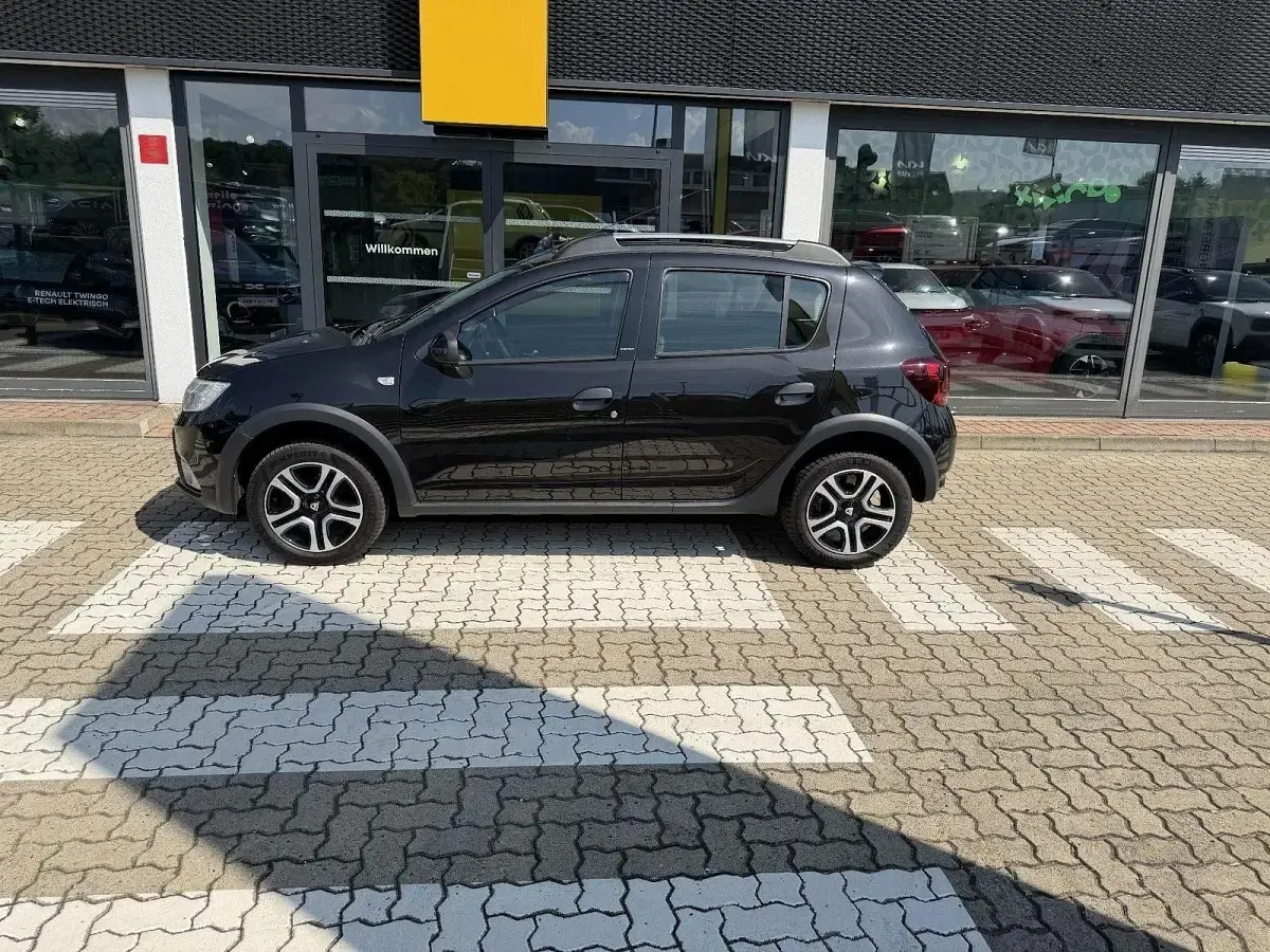 Gebraucht Dacia Sandero Celebration 90 PS (66 kW) 2019 Schwarz Limousine