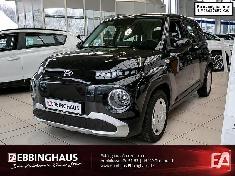 Abyss black (schwarz) Gebraucht 2025 Hyundai Inster Select Kleinwagen | 22.980 € (Superpreis) - Bild 1/4