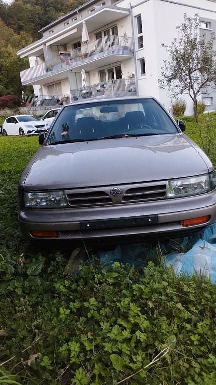 Beige Gebraucht 1991 Nissan Maxima Limousine | 9.000 € - Bild 1/4