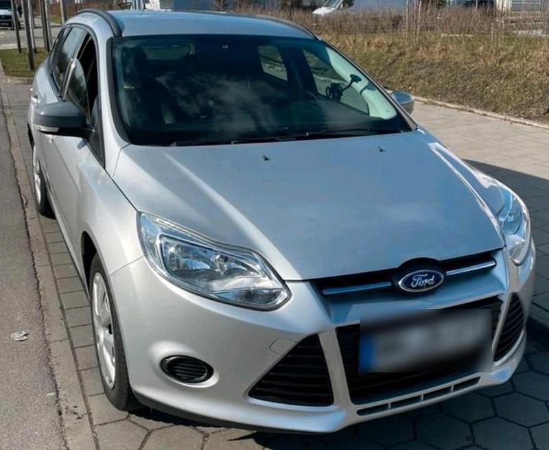 Gebraucht Ford Focus 100 PS (73 kW) 2013 Grau Kombi
