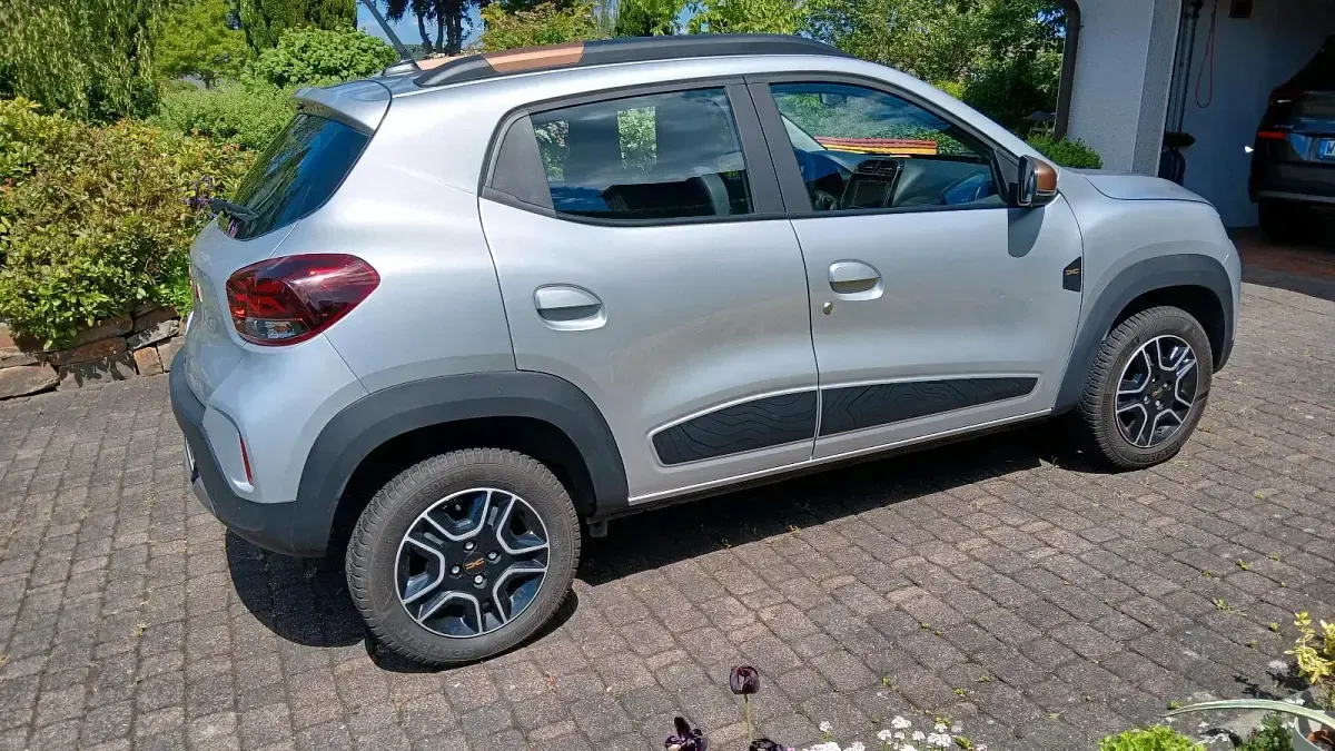 Gebraucht Dacia Spring Extreme 47 kW (65 PS) 2024 Silber Kleinwagen