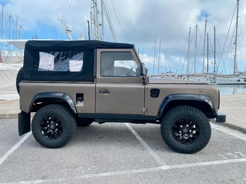 Gebraucht Land Rover Defender 113 PS (83 kW) 1994 Gold SUV