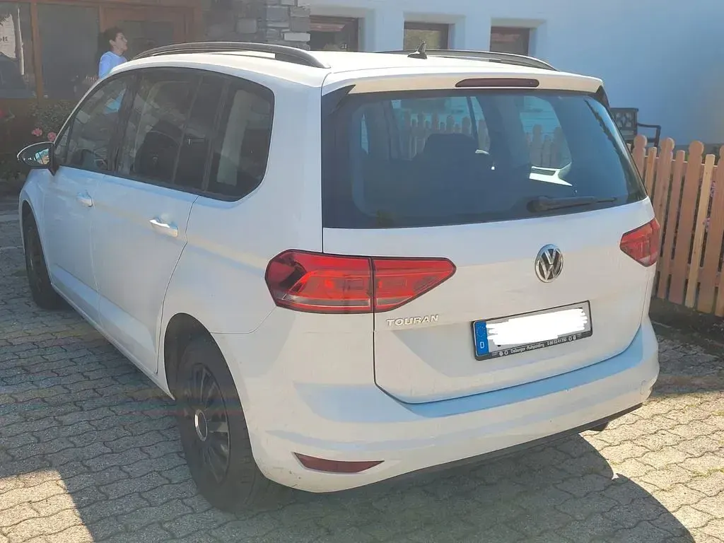 Gebraucht VW Touran Comfortline 116 PS (85 kW) 2019 Weiß Van / Kleinbus