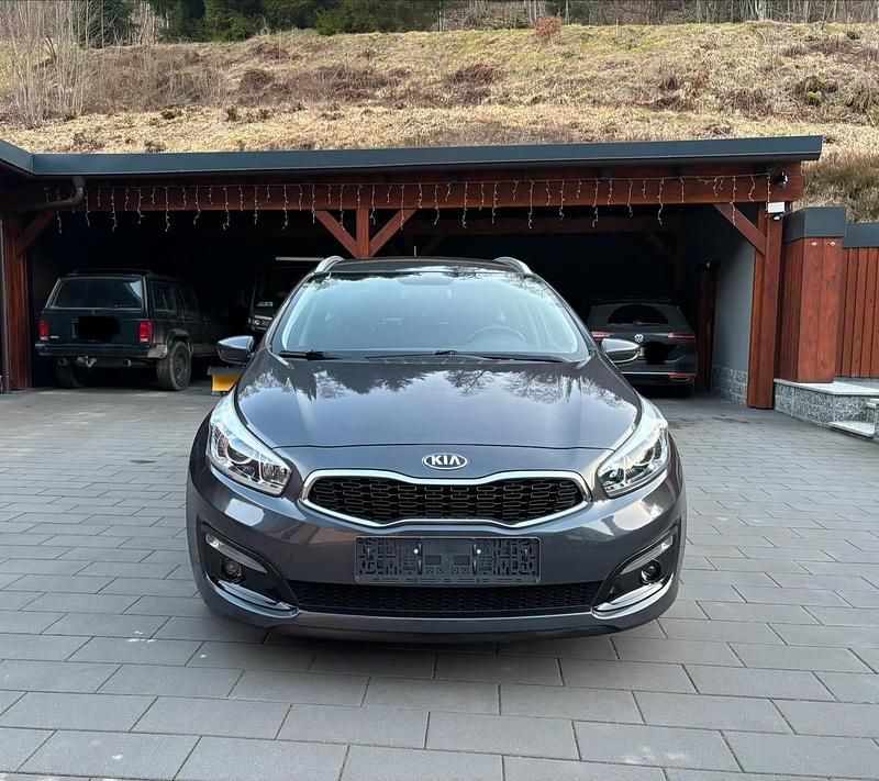 Gebraucht Kia Ceed Edition 7 135 PS (99 kW) 2017 Grau Kleinwagen