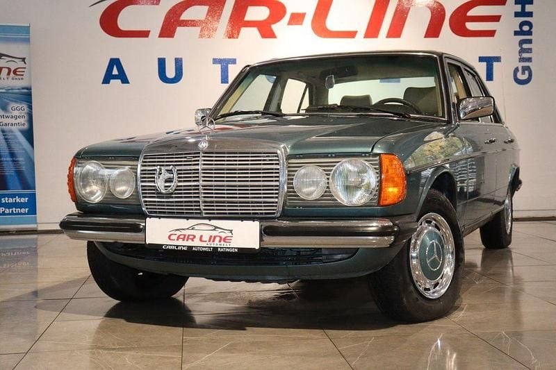 Blau Gebraucht 1979 Mercedes 230 Limousine | 19.888 € - Bild 1/4