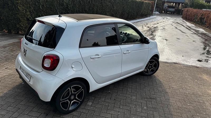Gebraucht Smart ForFour Passion 66 PS (48 kW) 2017 Weiß Kleinwagen