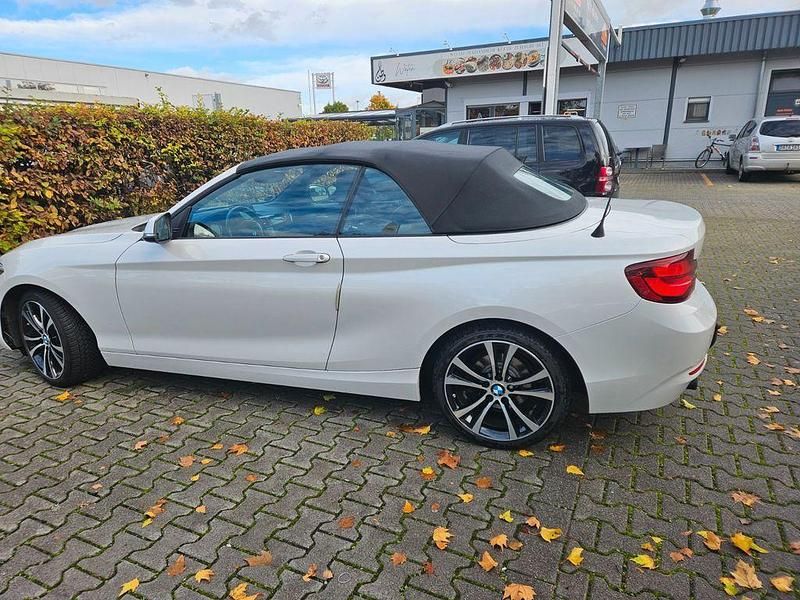 Gebraucht BMW 218 Sport Line 136 PS (100 kW) 2019 Weiß Cabrio