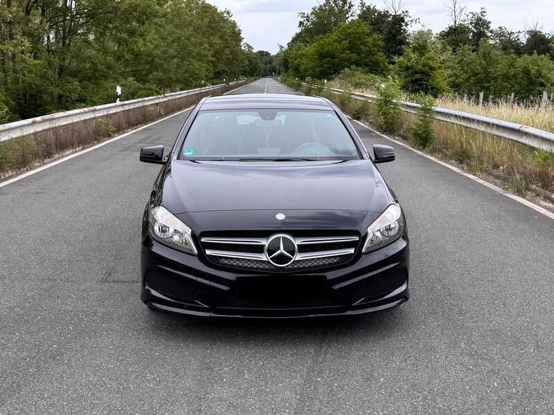 Schwarz Gebraucht 2014 Mercedes A200 AMG line Limousine | 12.900 € (Teuer) - Bild 1/4