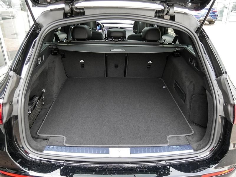 Gebraucht Mercedes E220 Avantgarde 197 PS (144 kW) 2025 Schwarz Kombi