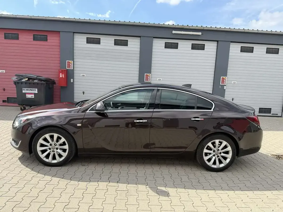Gebraucht Opel Insignia Innovation 170 PS (125 kW) 2016 Mahogany brown (p2/so) Limousine