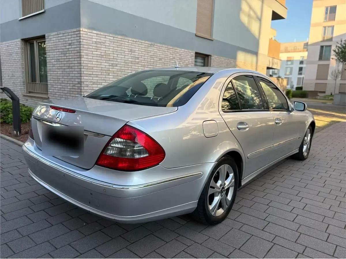 Gebraucht Mercedes E320 224 PS (164 kW) 2006 Silber Limousine