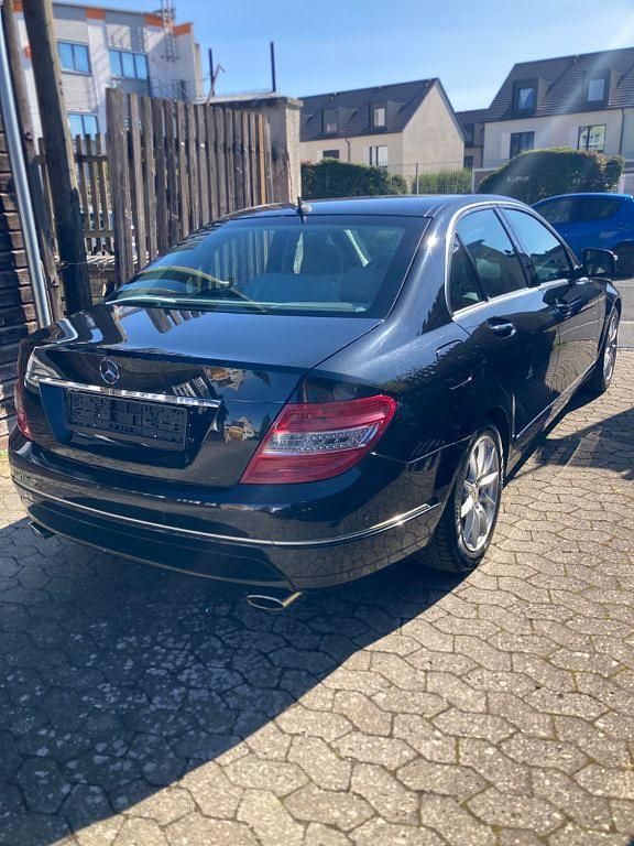 Second-hand Mercedes C280 231 CP (169 kW) 2007 Negru Berlinǎ