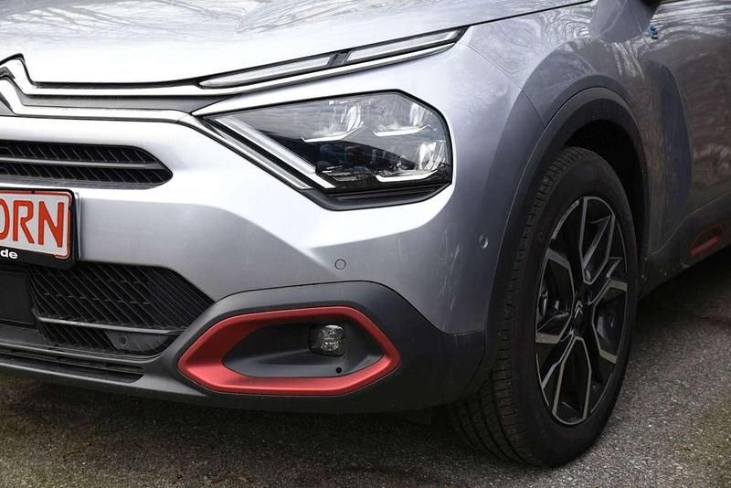 Gebraucht Citroën e-C4 Shine 100 kW (136 PS) 2023 Stahlgrau metallic Limousine