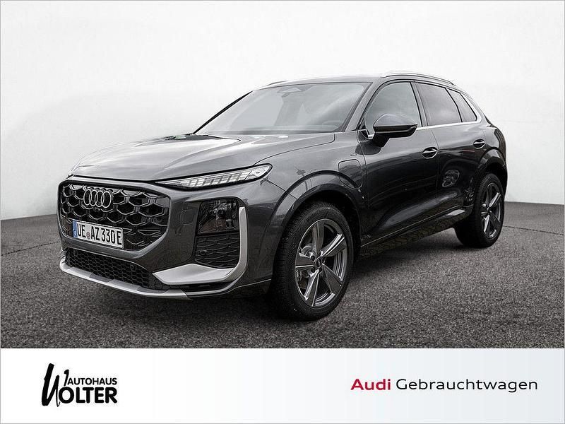 Grau Gebraucht 2025 Audi Q3 Sport SUV | 57.977 € - Bild 1/4