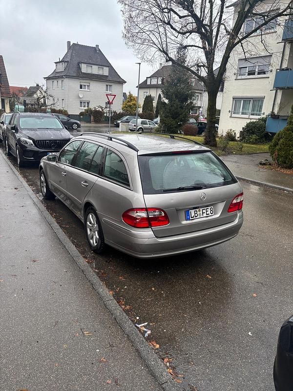 Gebraucht Mercedes E240 170 PS (125 kW) 2004 Grau Kombi