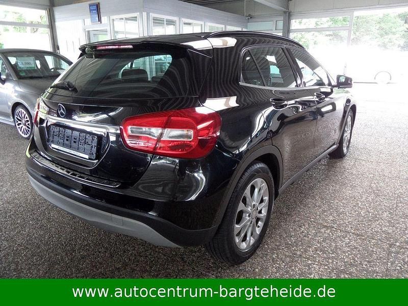 Gebraucht Mercedes GLA200 Style 156 PS (114 kW) 2014 Schwarz SUV