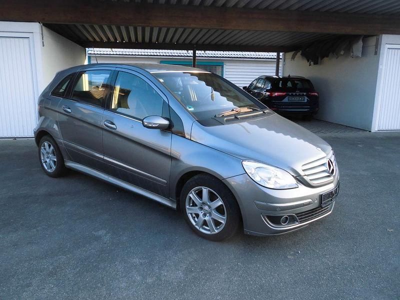 Gebraucht Mercedes B200 140 PS (102 kW) 2006 Grau Van / Kleinbus