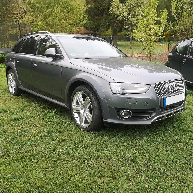 Grau Gebraucht 2015 Audi A4 Allroad Ambiente Kombi | 12.000 € (Fairer Preis) - Bild 1/4
