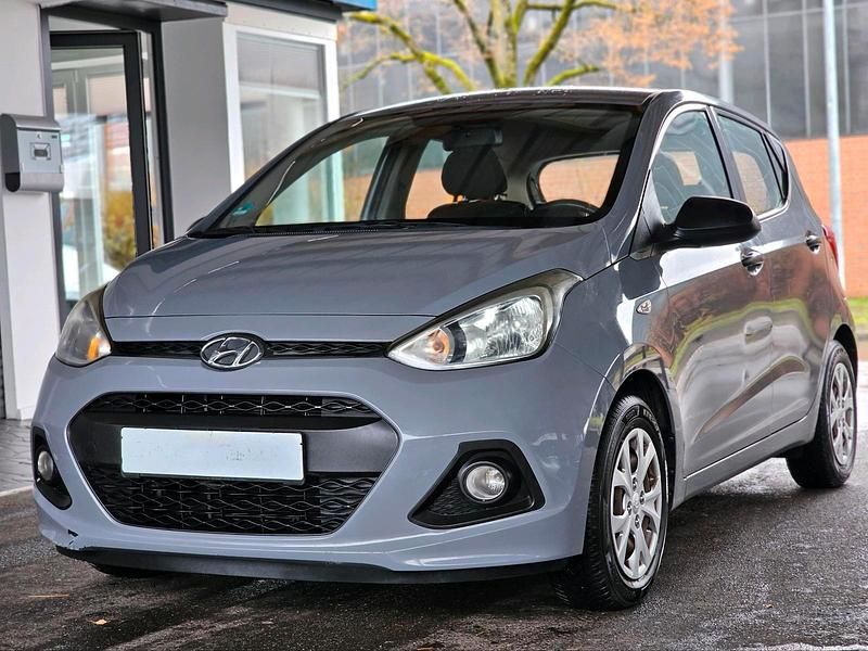 Grau Gebraucht 2015 Hyundai i10 Kleinwagen | 3.800 € (Superpreis) - Bild 1/4