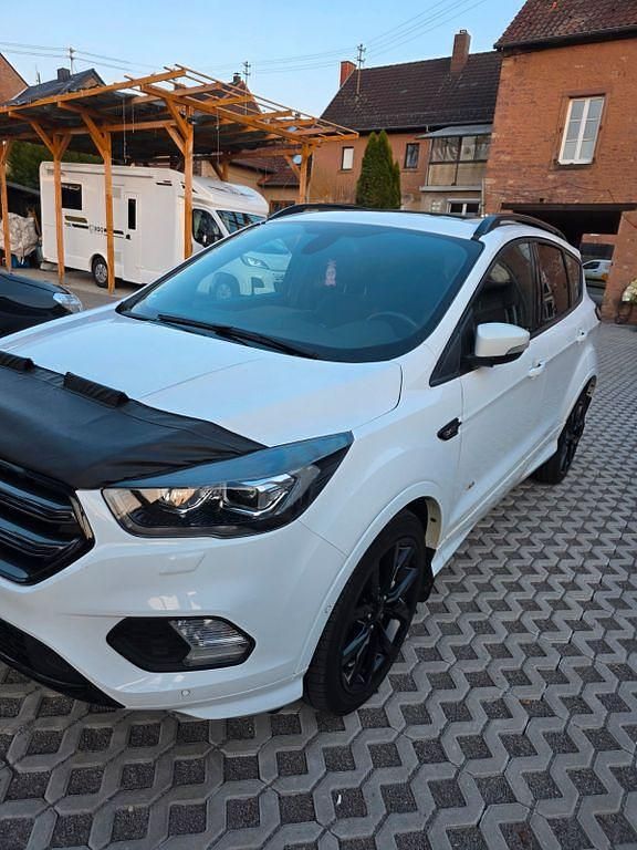 Gebraucht Ford Kuga ST-Line 242 PS (177 kW) 2018 Weiß SUV