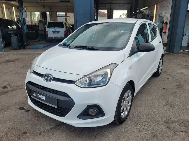 Weiß Gebraucht 2015 Hyundai i10 Classic Kleinwagen | 4.750 € (Fairer Preis) - Bild 1/4