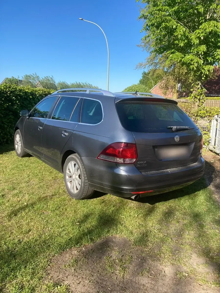 Gebraucht VW Golf VI 105 PS (77 kW) 2010 Silber Kleinwagen
