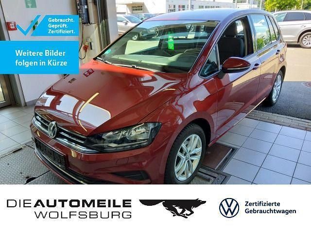 Rot Gebraucht 2020 VW Golf Sportsvan Comfortline Van / Kleinbus | 17.980 € (Fairer Preis) - Bild 1/2