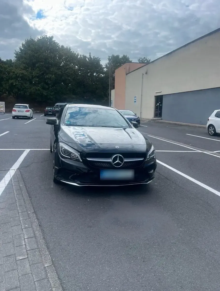 Gebraucht Mercedes CLA200 156 PS (114 kW) 2017 Schwarz Coupé