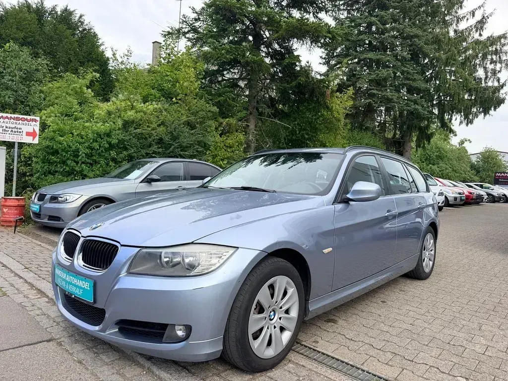 Gebraucht BMW 318 143 PS (105 kW) 2012 Blau Kombi