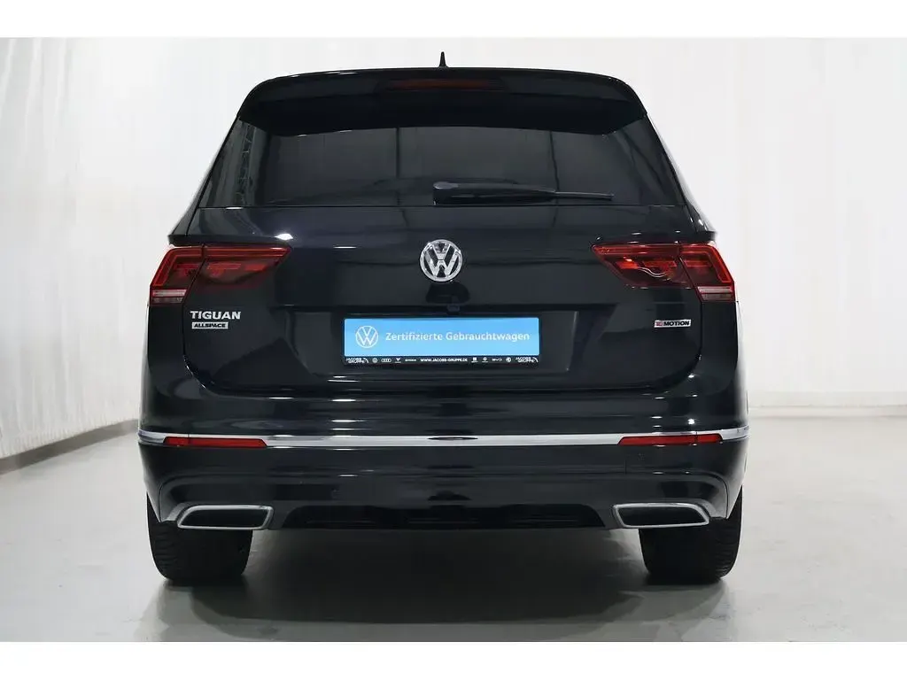 Gebraucht VW Tiguan Allspace Highline 245 PS (180 kW) 2022 Schwarz SUV