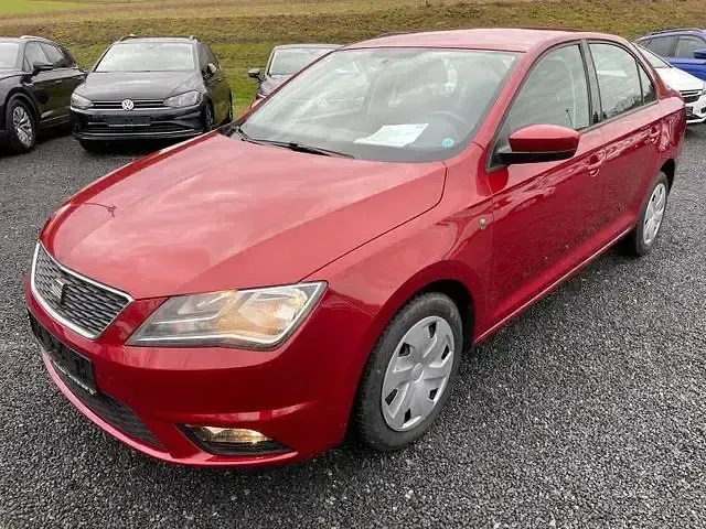Used Seat Toledo Reference 86 HP (63 kW) 2013 Red Sedan