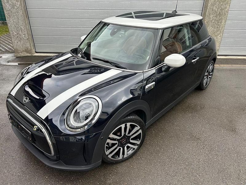 Gebraucht Mini Cooper SE 135 kW (184 PS) 2023 Schwarz Kleinwagen