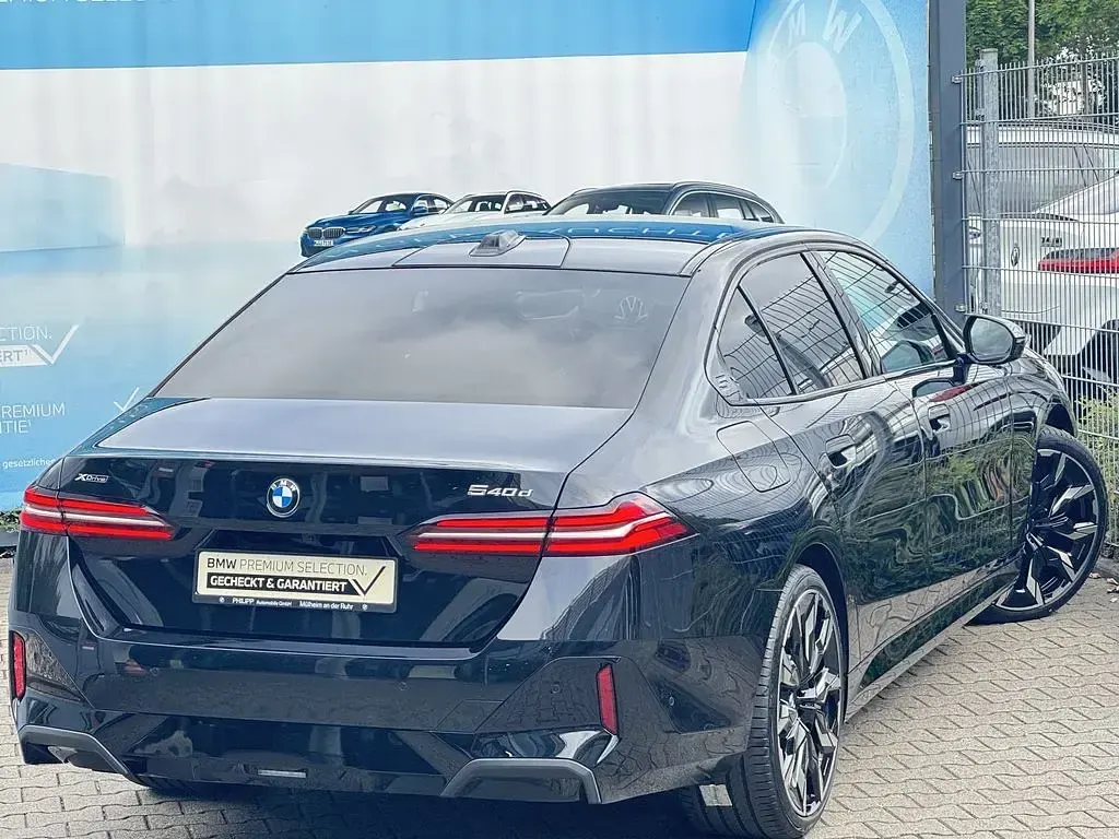 Gebraucht BMW 540 M Sport 303 PS (222 kW) 2025 Black sapphire Limousine