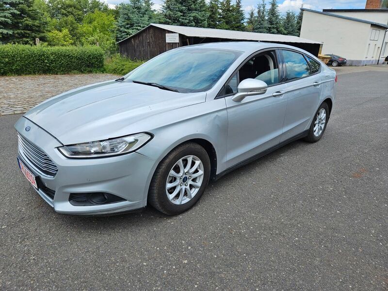 Silber Gebraucht 2017 Ford Mondeo Limousine | 7.497 € (Guter Preis) - Bild 1/4